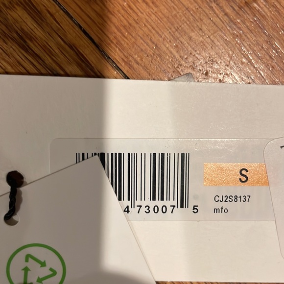 Calvin Klein women’s shorts size small - Picture 2 of 4